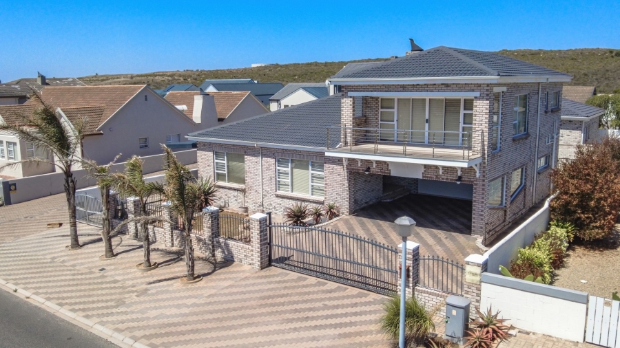 To Let 5 Bedroom Property for Rent in Myburgh Park Western Cape
